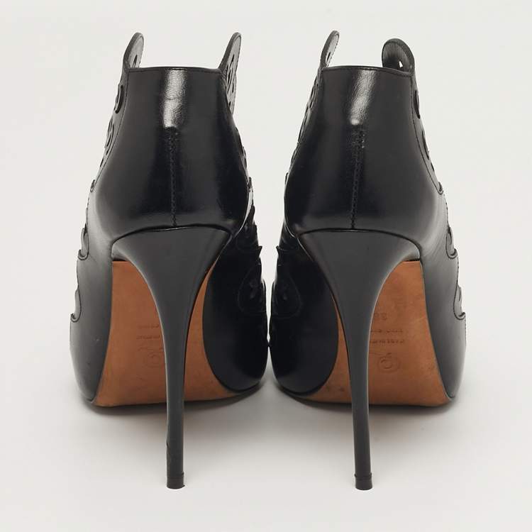 Pre Owned Alexander McQueen Size 38 Black Floral Laser Cut Leather Peep Toe Booties