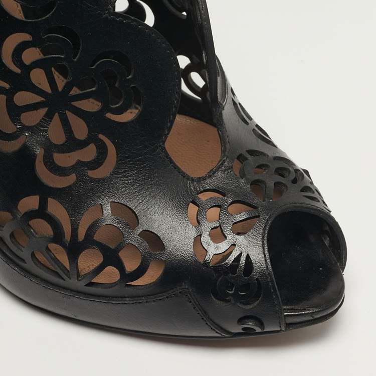 Pre Owned Alexander McQueen Size 38 Black Floral Laser Cut Leather Peep Toe Booties