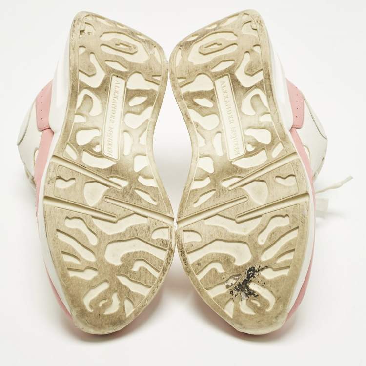 مملوكة مسبقًا Alexander McQueen Oversized Runner Size 39 White/Pink Leather Lace Up Sneakers