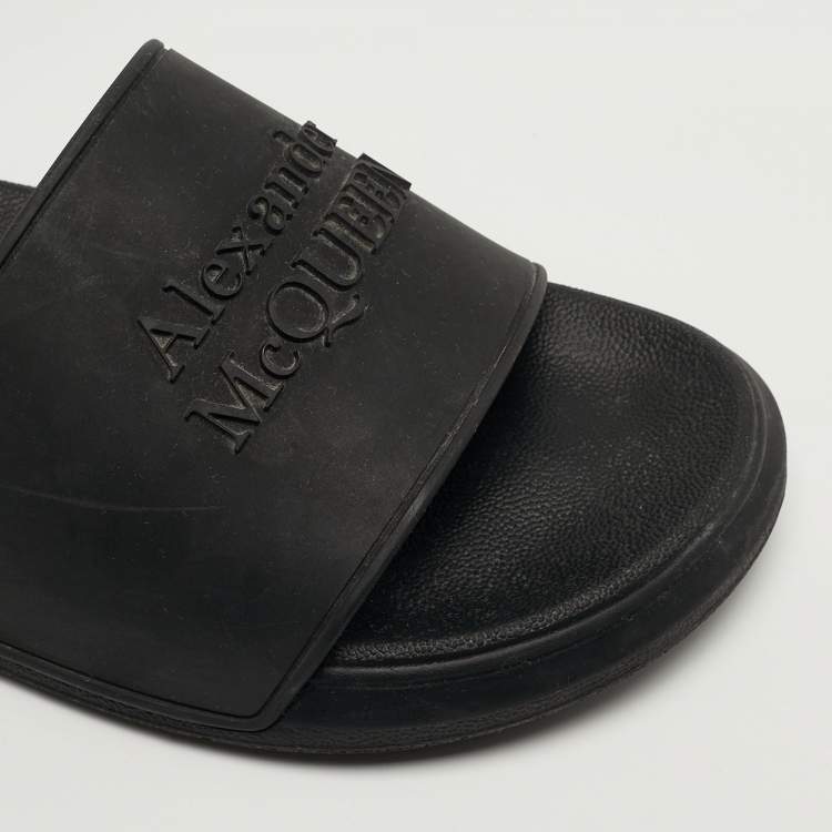 Pre Owned Alexander McQueen Size 37 Black Rubber Pool Slides 