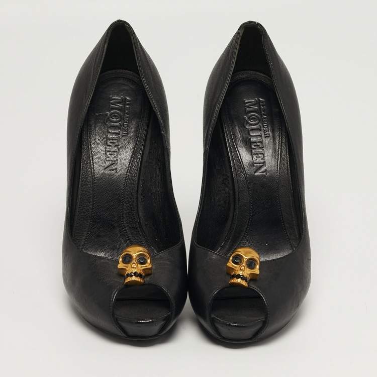 Pre Owned Alexander McQueen Skull Size 40 Black Leather Peep Toe Platform Pumps