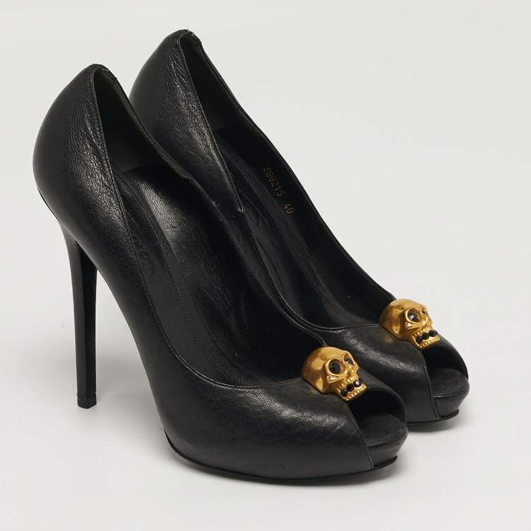 Pre Owned Alexander McQueen Skull Size 40 Black Leather Peep Toe Platform Pumps