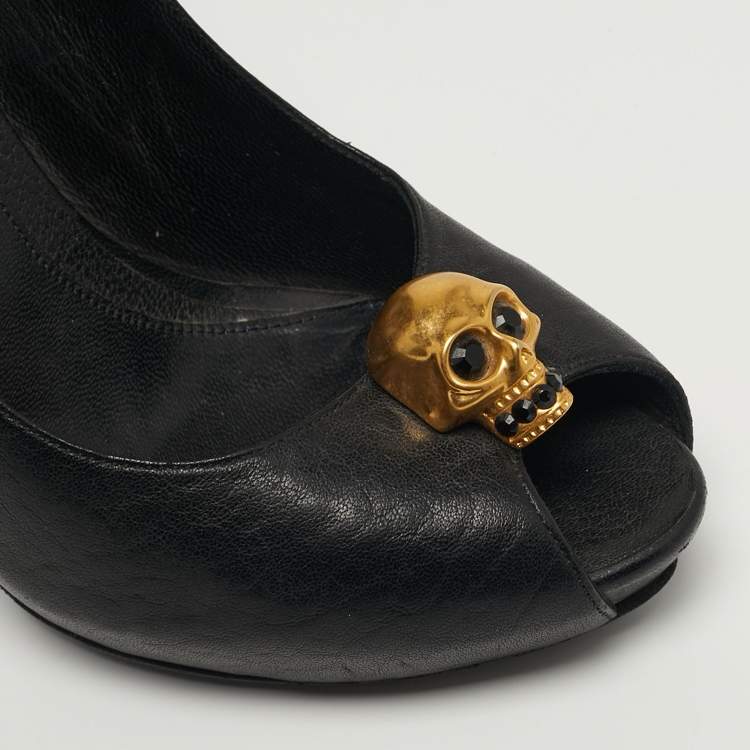 Pre Owned Alexander McQueen Skull Size 40 Black Leather Peep Toe Platform Pumps