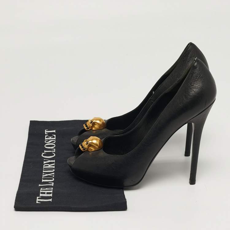 Pre Owned Alexander McQueen Skull Size 40 Black Leather Peep Toe Platform Pumps