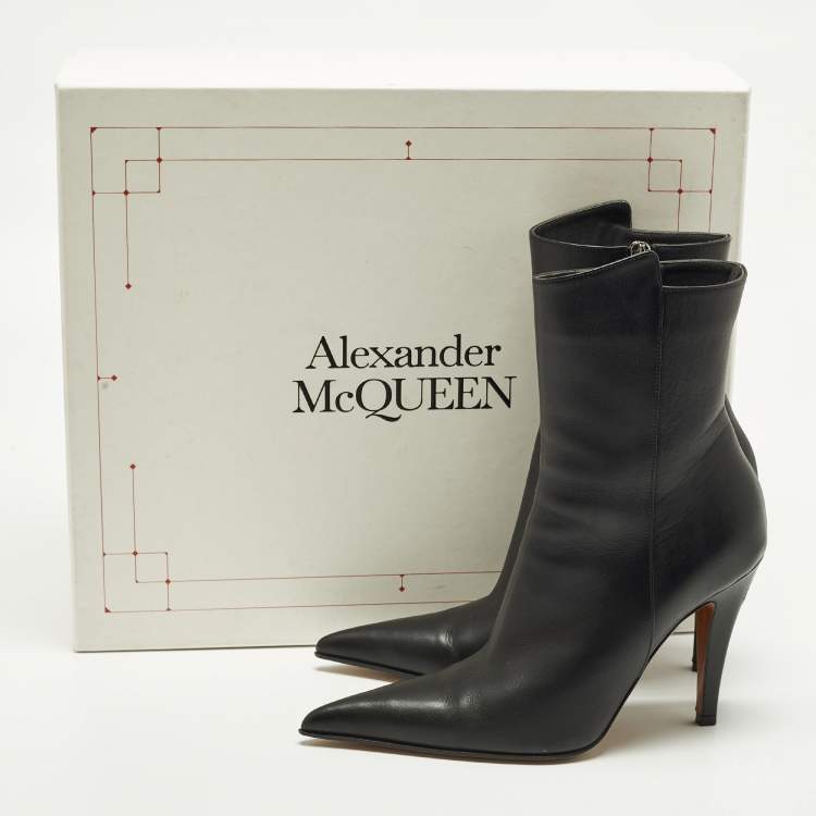 Pre Owned Alexander McQueen Size 37 Black Leather Ankle Length Boots