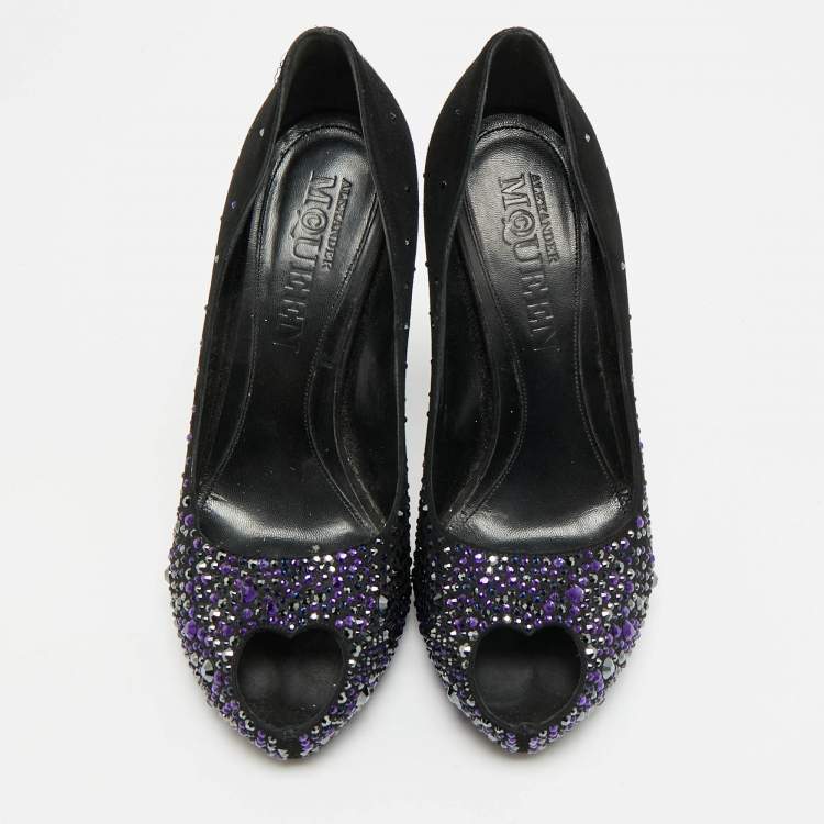 Pre Owned Alexander McQueen Heart Size 38 Black Suede Crystal Embellished Peep Toe Pumps