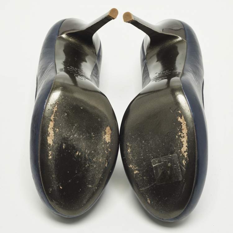 Pre Owned Alexander McQueen Size 38.5 Metallic Blue Foil Leather Round Pumps