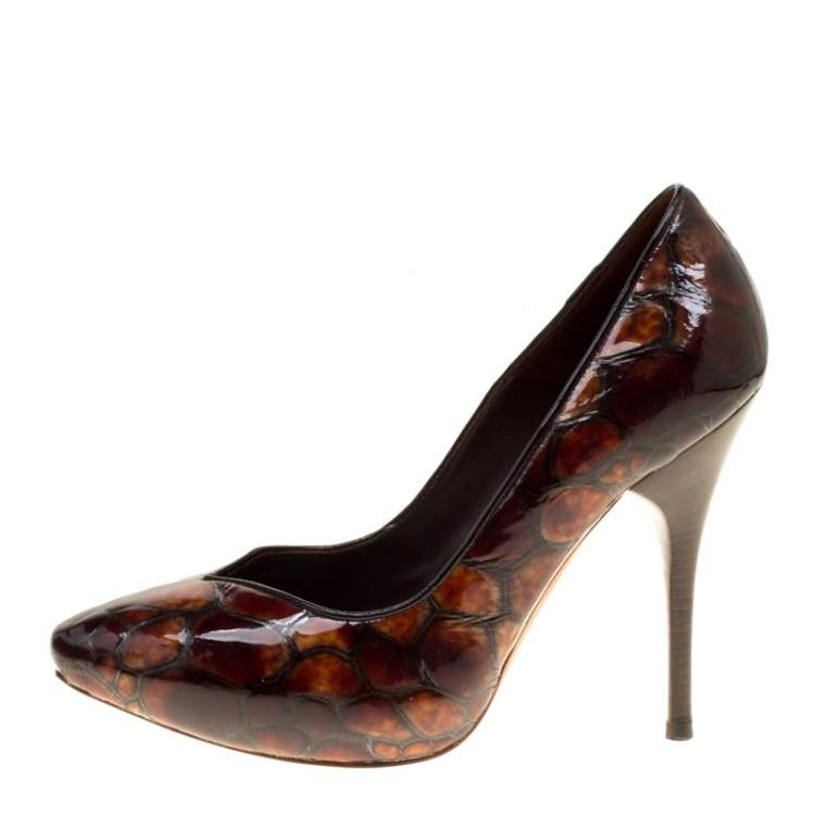 Pre Owned Alexander McQueen Two Tone Brown Tortoise Shell Embossed Patent Leather Pumps Size 37