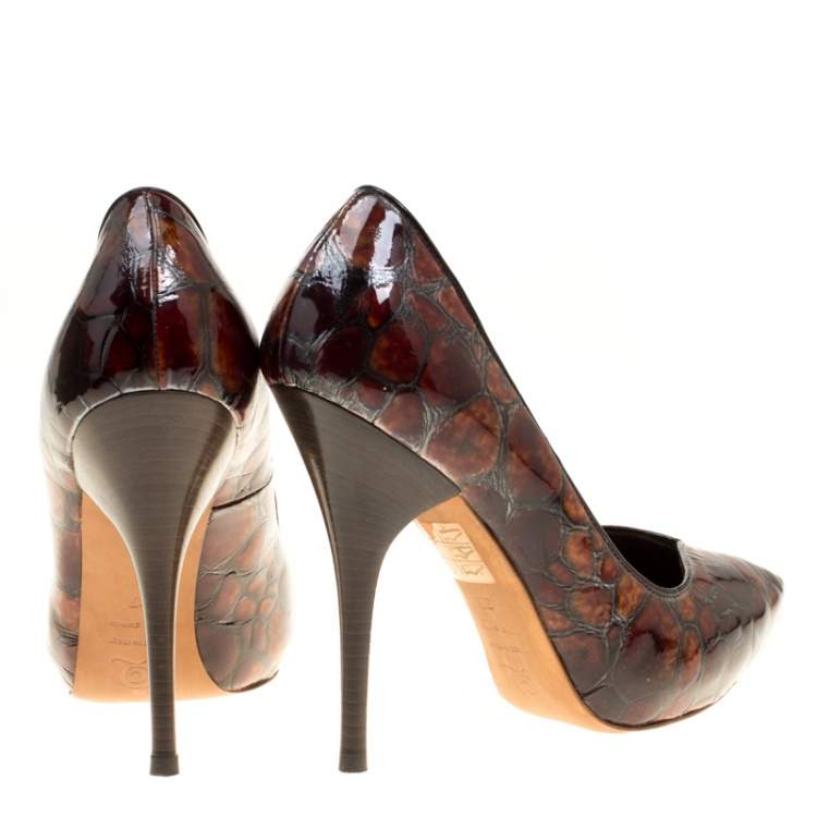 Pre Owned Alexander McQueen Two Tone Brown Tortoise Shell Embossed Patent Leather Pumps Size 37