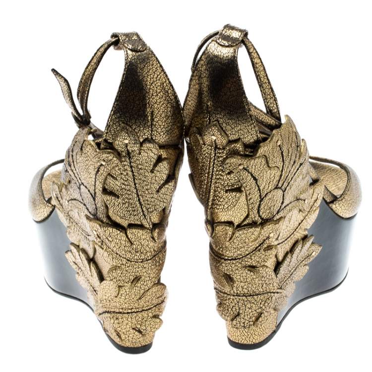 Pre Owned Alexander McQueen Metallic Gold Leather 3D Flower T-Strap Wedge Sandals Size 40