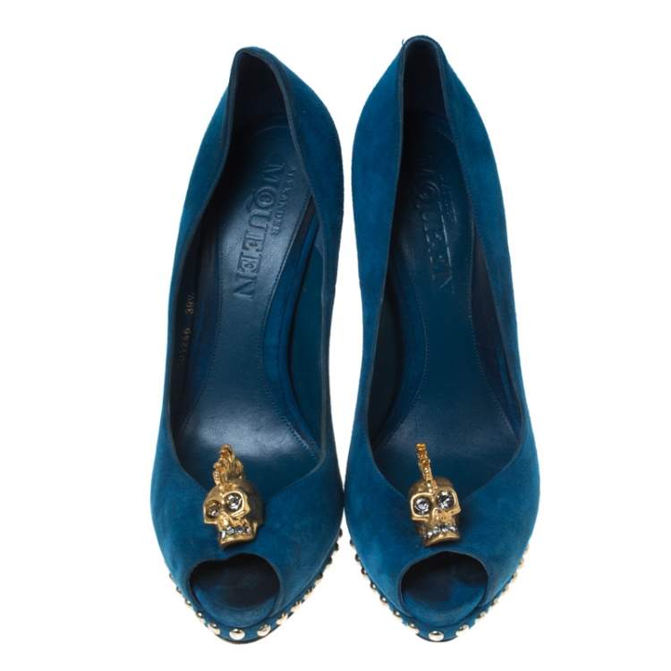 Pre Owned Alexander McQueen Blue Suede Crystal Embellished Skull Peep Toe Platform Pumps Size 39.5