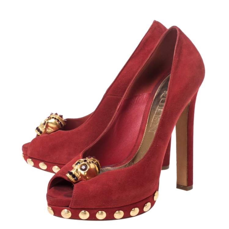 Pre Owned Alexander McQueen Red Suede Skull Embellished Peep Toe Pumps Size 36