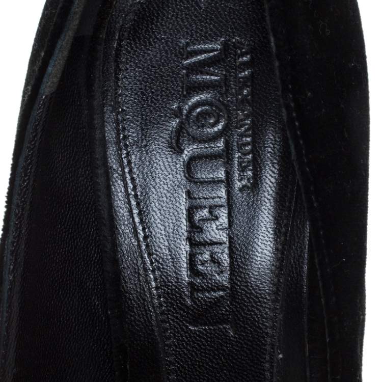 Pre Owned Alexander McQueen Black Velvet Crystal Embellished Skull Peep Toe Platform Pumps Size 39.5
