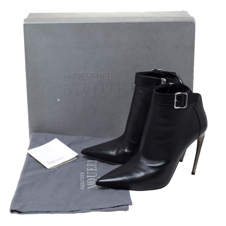 Pre Owned Alexander McQueen Black Leather Buckle Detail Pointed Toe Ankle Booties Size 40