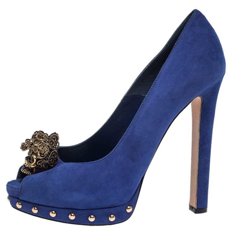 Pre Owned Alexander McQueen Blue Suede Crystal Embellished Skull Peep Toe Platform Pumps Size 38