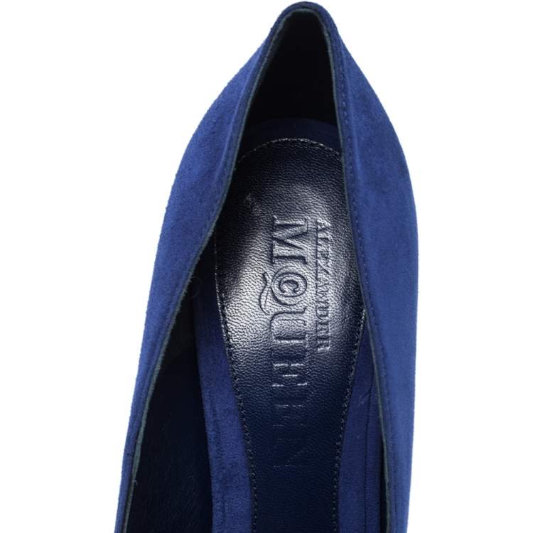 Pre Owned Alexander McQueen Blue Suede Crystal Embellished Skull Peep Toe Platform Pumps Size 38