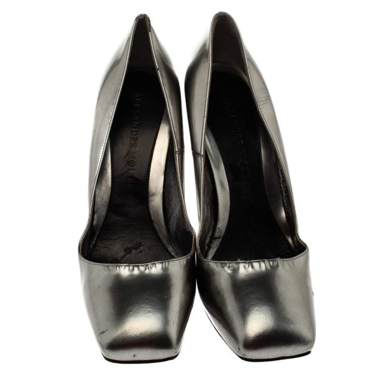 Pre Owned Alexander McQueen Silver Patent Leather Square Toe Pumps Size 41