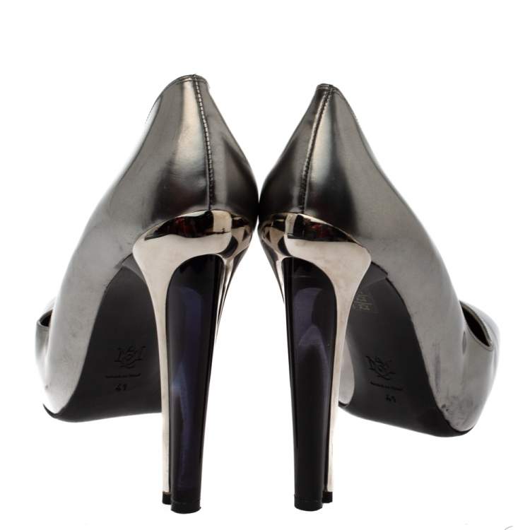 Pre Owned Alexander McQueen Silver Patent Leather Square Toe Pumps Size 41