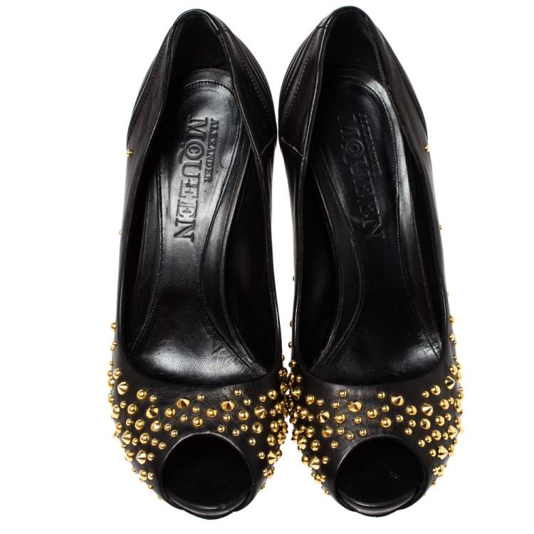 Pre Owned Alexander McQueen Black Leather Studded Peep Toe Pumps Size 38.5