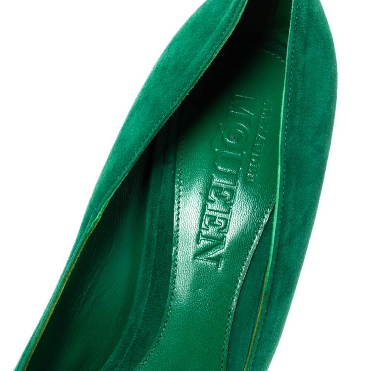 Pre Owned Alexander McQueen Green Suede Crystal Embellished Skull Peep Toe Platform Pumps Size 40