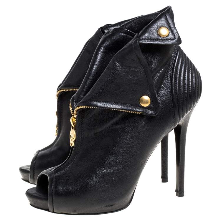 مملوكة مسبقًا Alexander McQueen Black Leather Faithful Skull Peep Toe Booties Size 40