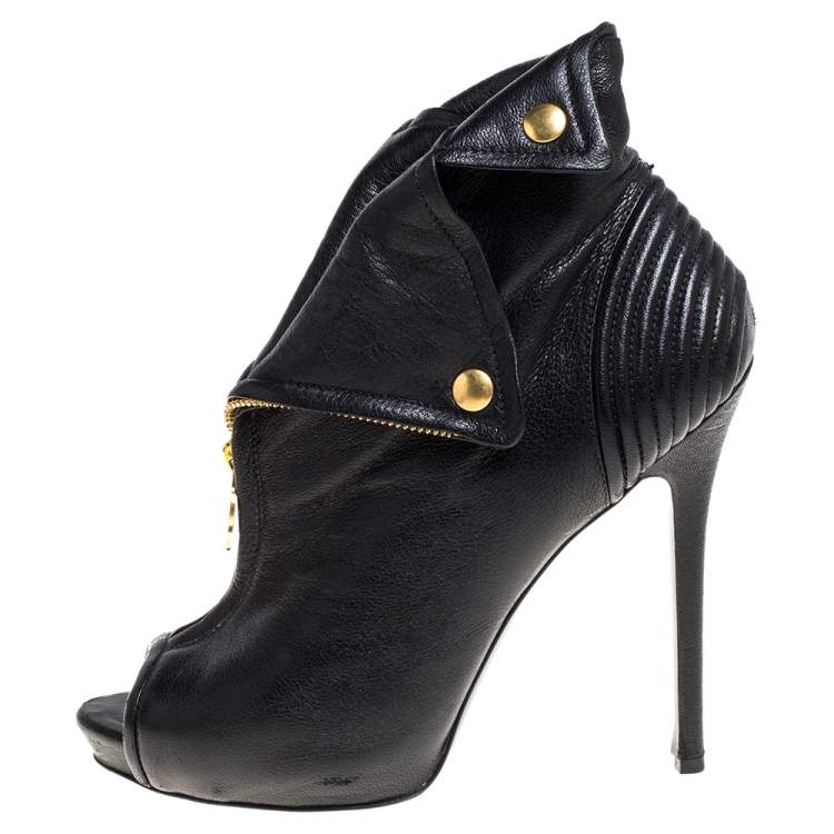 مملوكة مسبقًا Alexander McQueen Black Leather Faithful Skull Peep Toe Booties Size 40