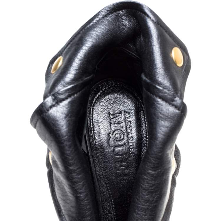 مملوكة مسبقًا Alexander McQueen Black Leather Faithful Skull Peep Toe Booties Size 40