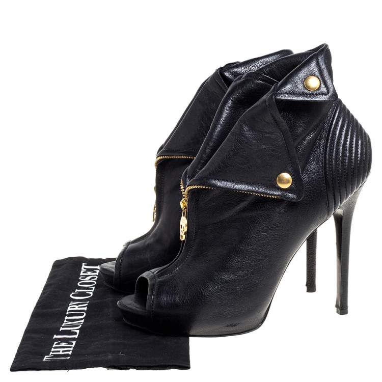 مملوكة مسبقًا Alexander McQueen Black Leather Faithful Skull Peep Toe Booties Size 40