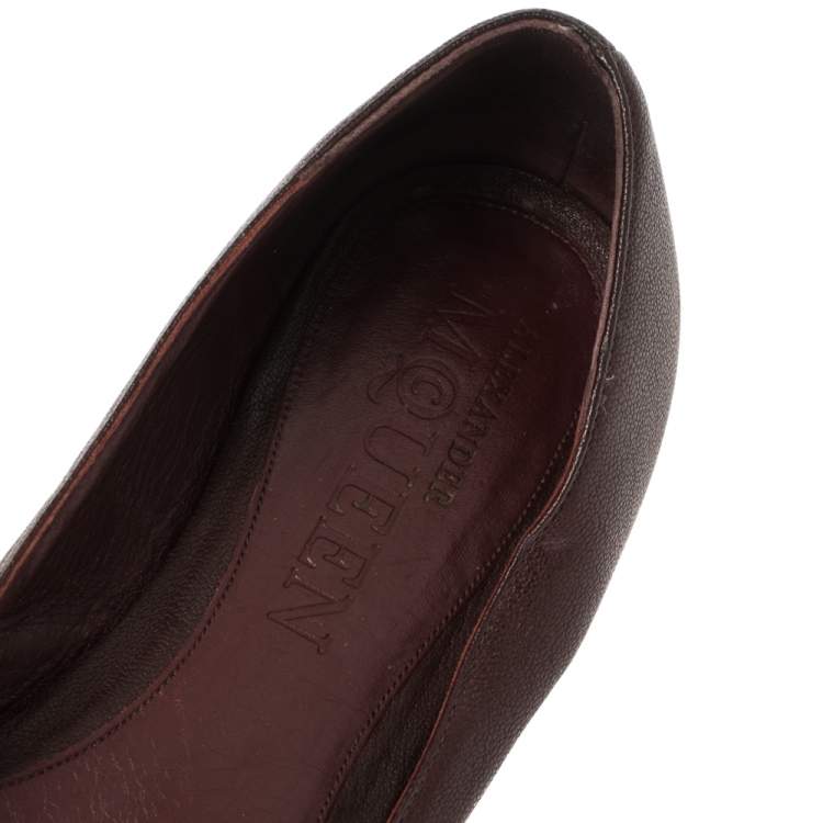 مملوكة مسبقًا Alexander McQueen Burgundy Leather Skull City Ballet Flats Size 38