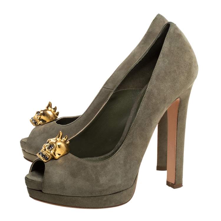 Pre Owned Alexander McQueen Olive Green Suede Taupe Skull Peep Toe Pumps Size 36.5