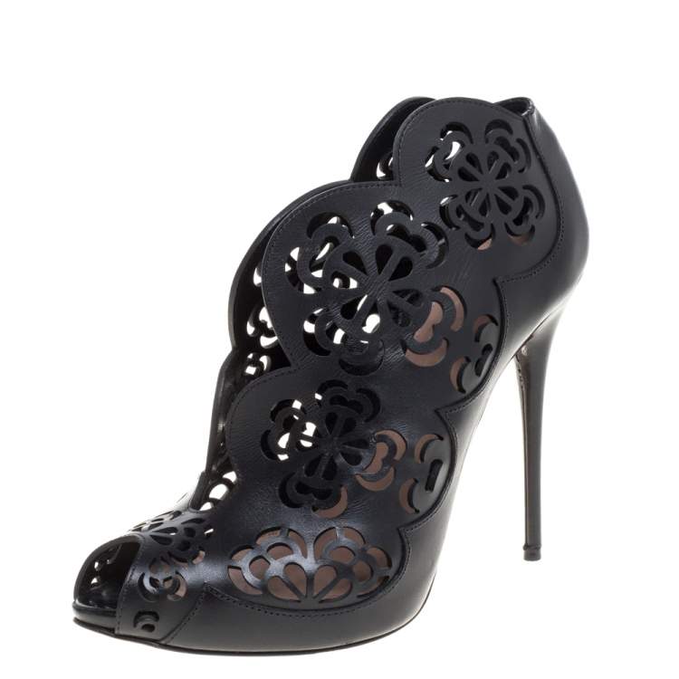 Pre Owned Alexander McQueen Black Floral Laser Cut Leather Ankle Boots Size 39
