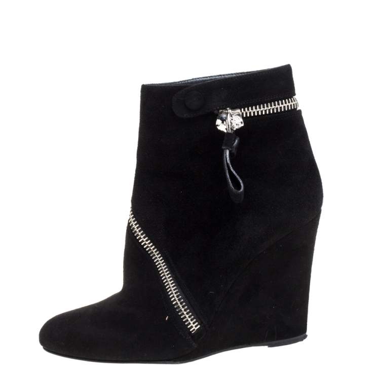 Pre Owned Alexander McQueen Black Suede Skull Wedge Boots Size 40