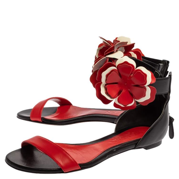 Pre Owned Alexander McQueen Red/Black Leather Flower Detail Ankle Cuff Flat Sandals Size 38