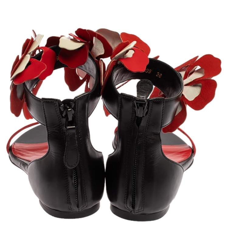 Pre Owned Alexander McQueen Red/Black Leather Flower Detail Ankle Cuff Flat Sandals Size 38