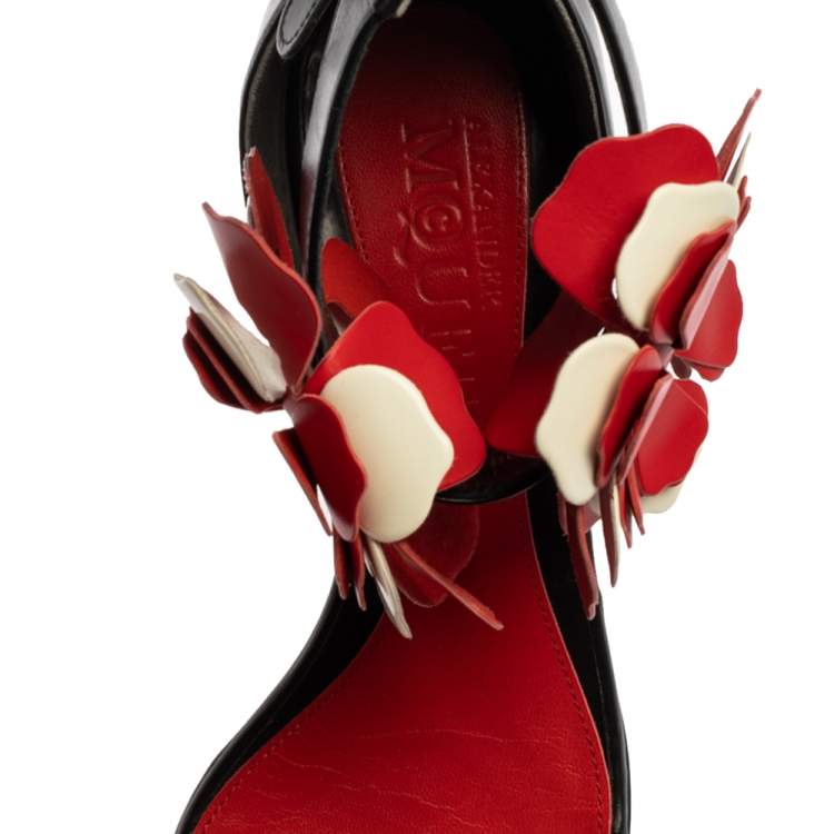 Pre Owned Alexander McQueen Red/Black Leather Flower Detail Ankle Cuff Flat Sandals Size 38