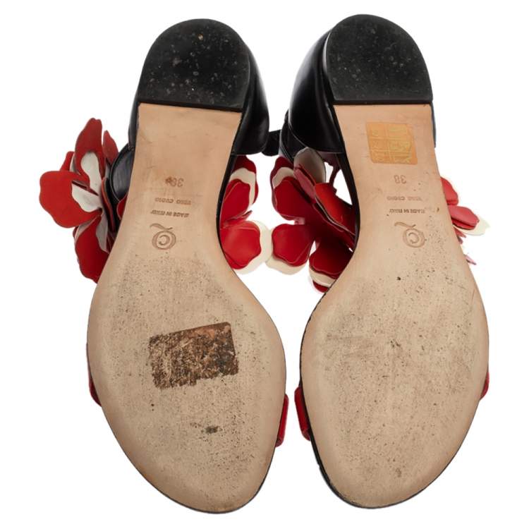 Pre Owned Alexander McQueen Red/Black Leather Flower Detail Ankle Cuff Flat Sandals Size 38