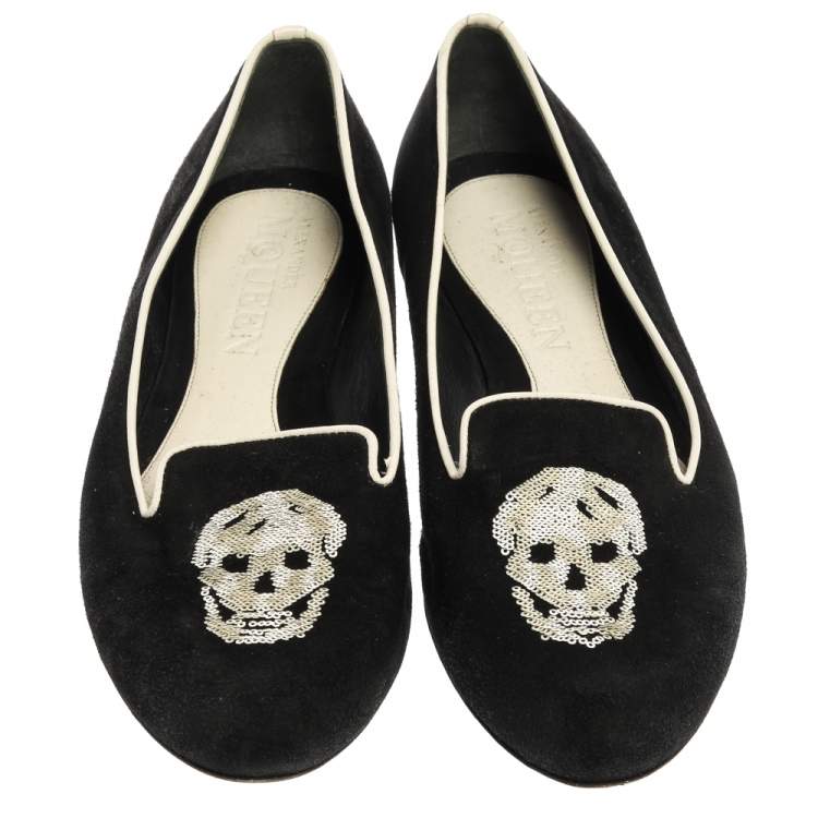 مملوكة مسبقًا Alexander McQueen Black Suede Leather Sequins Skull Embellished Smoking Slippers Size 38.5