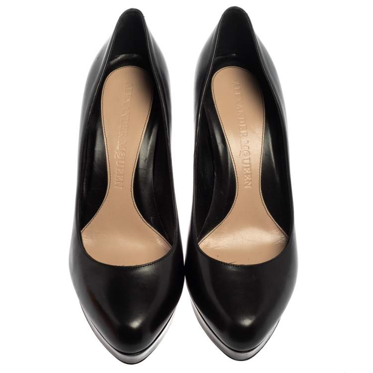 Pre Owned Alexander McQueen Black Leather Horn Heel Platform Pumps Size 40