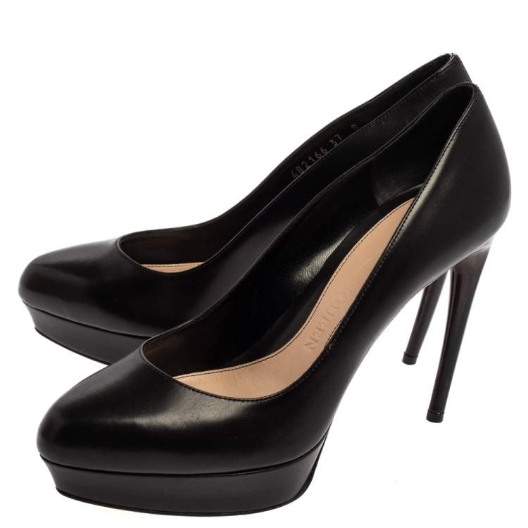 Pre Owned Alexander McQueen Black Leather Horn Heel Platform Pumps Size 37