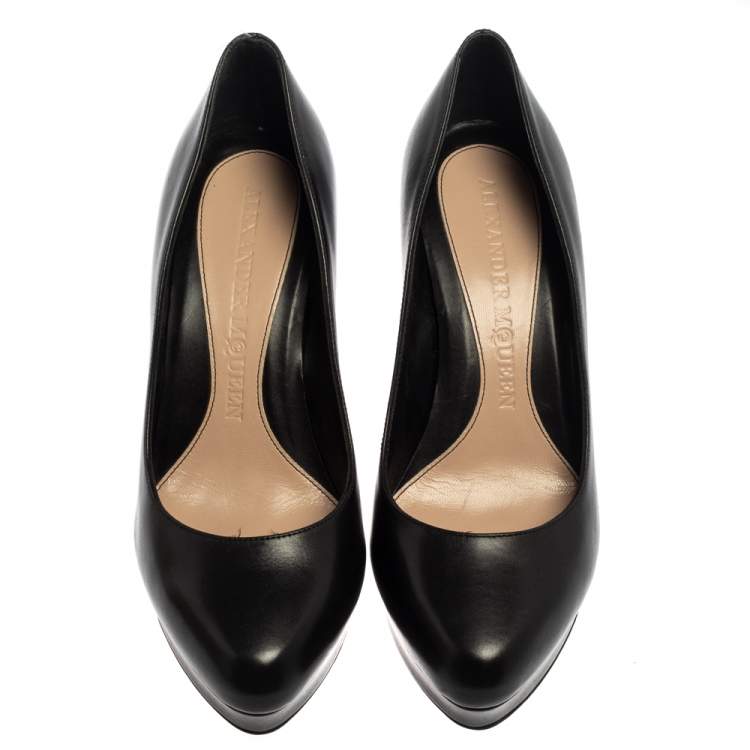 Pre Owned Alexander McQueen Black Leather Horn Heel Platform Pumps Size 37