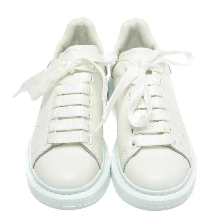 مملوكة مسبقًا Alexander McQueen White Leather Larry Low Top Sneakers Size 36.5