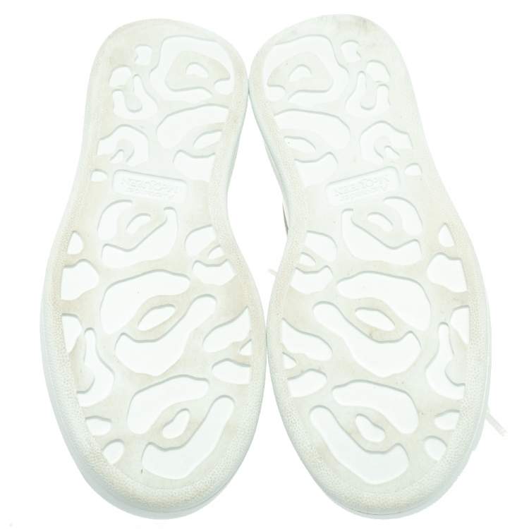 مملوكة مسبقًا Alexander McQueen White Leather Larry Low Top Sneakers Size 36.5