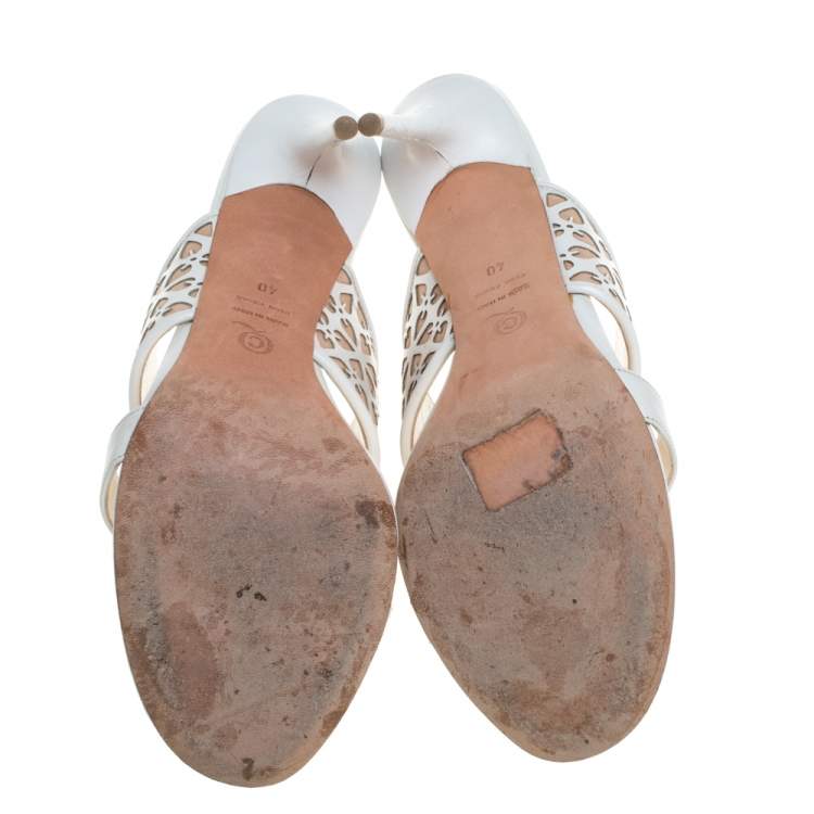 مملوكة مسبقًا Alexander McQueen White/Beige Leather Laser Cut Sandals Size 40