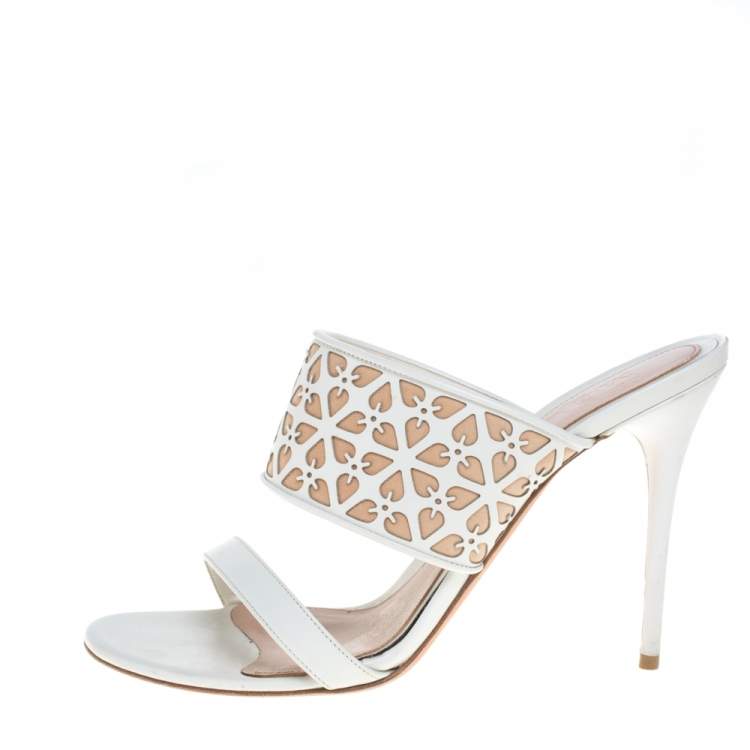 مملوكة مسبقًا Alexander McQueen White/Beige Leather Laser Cut Sandals Size 40