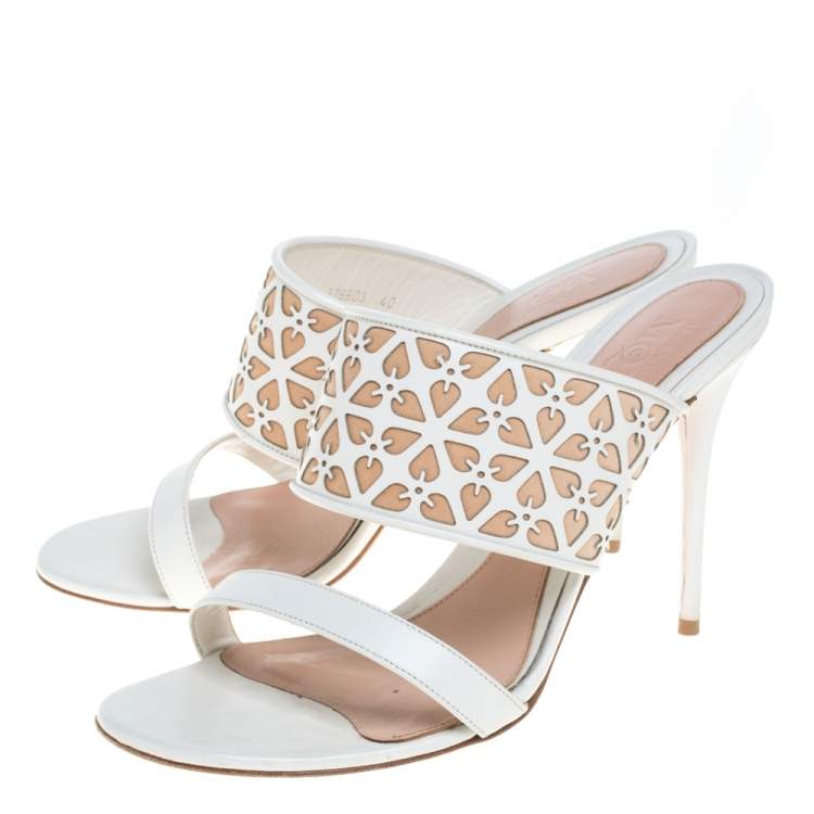 مملوكة مسبقًا Alexander McQueen White/Beige Leather Laser Cut Sandals Size 40