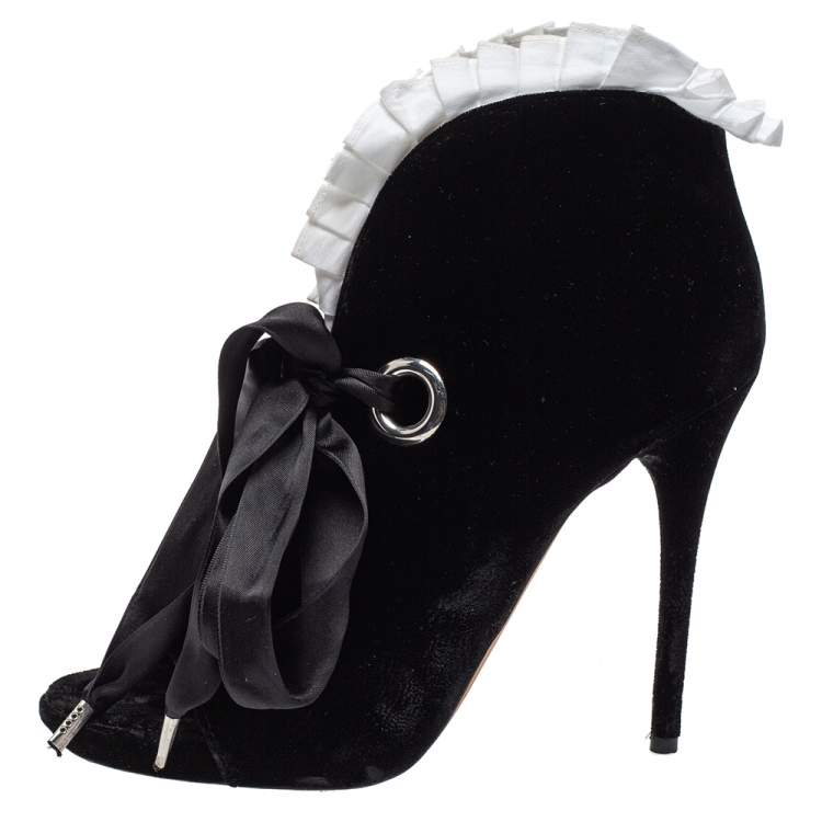 Pre Owned Alexander McQueen Black/White Velvet And Fabric Pleat Trim Bow Ankle Booties Size 38