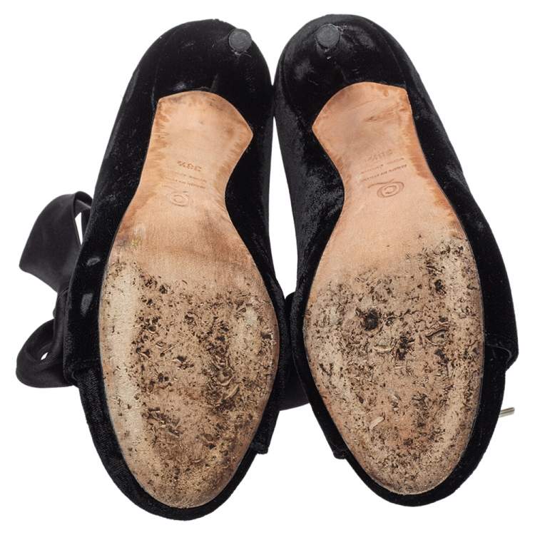 Pre Owned Alexander McQueen Black/White Velvet And Fabric Pleat Trim Bow Ankle Booties Size 38