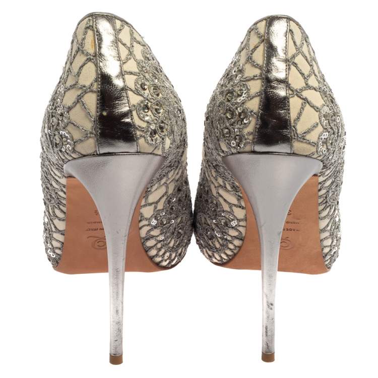 Pre Owned Alexander McQueen Silver/Off White Lace And Leather Crystal Embellish  Pointed Toe Pumps Size 39.5