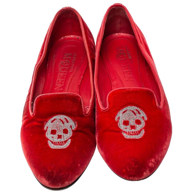 Pre Owned Alexander McQueen Red Velvet Skull Flats Size 36.5