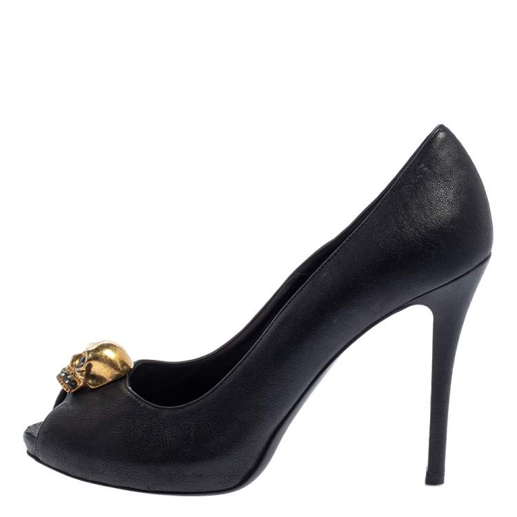 Pre Owned Alexander McQueen Black Leather Skull Embellished Peep Toe Pumps Size 37